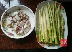 小鲜笋炒腊肉的做法图解1