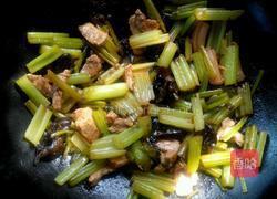 芹菜木耳炒肉的做法图解8