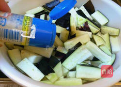 蟹味菇肉末茄条的做法图解2