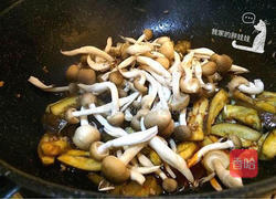 蟹味菇肉末茄条的做法图解8