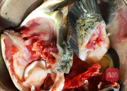 鱼头汤的做法图解1