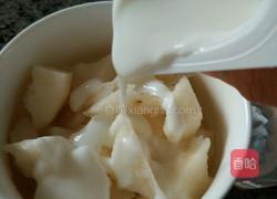 酸奶雪梨的做法图解3