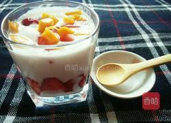 草莓芒果酸奶杯的做法图解3