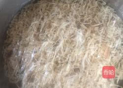 猪骨头炖萝卜丝的做法图解2