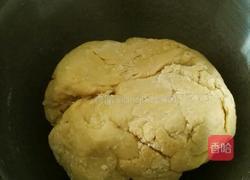 用手动压面机自制南瓜面条的做法图解1