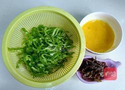 青椒木耳炒鸡蛋的做法图解1