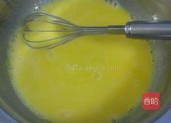 十寸戚风蛋糕的做法图解2