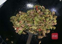 肉片炒苦瓜的做法图解7