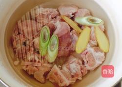 山药排骨汤的做法图解2