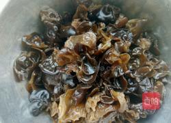 凉拌木耳的做法图解1