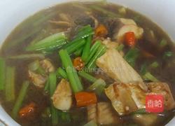 芹菜煮鱼的做法图解5