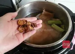 Braised pork elbow recipe 8