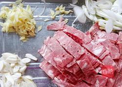 小炒木耳鸡蛋的做法图解1