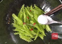 凉拌莴笋丝的做法图解2