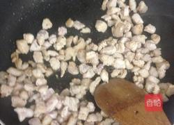香菇肉丁酱拌米粉的做法图解3
