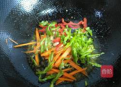 茭白炒肉丝的做法图解3