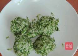 猪肉槐花馅饺子的做法图解2