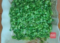 猪肉槐花馅饺子的做法图解4