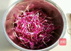 凉拌紫甘蓝的做法图解2
