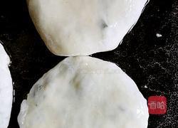 韭菜鸡蛋木耳馅饼的做法图解7