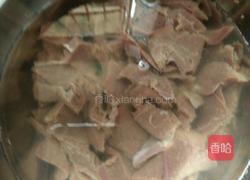 黄瓜嫩炒猪肝?的做法图解1