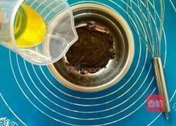 6寸巧克力可可戚风蛋糕的做法图解2