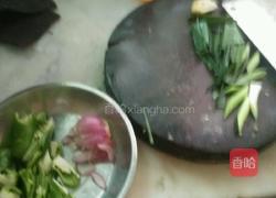 湖南辣椒炒腊肉的做法图解3