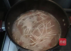 猪骨汤面的做法图解4