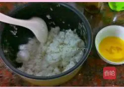 Illustration of how to make shrimp fried rice 1