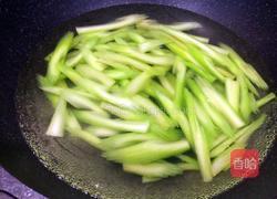 西芹炒肉丝的做法图解2