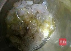 鲜虾芝士吐司卷的做法图解2