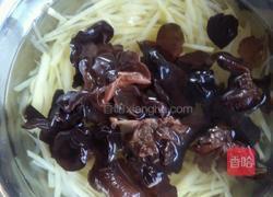 凉拌土豆丝木耳的做法图解3