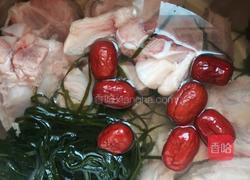 海带筒骨汤的做法图解2