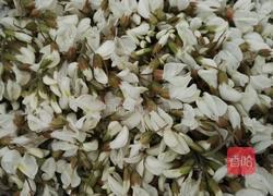 槐花炒鸡蛋的做法图解1