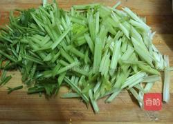 芹菜肉丝的做法图解1
