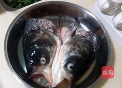 剁椒鱼头的做法图解1