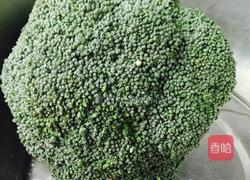 清炒西兰花的做法图解1