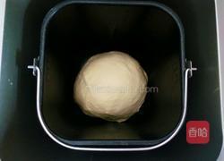 花朵豆沙面包的做法图解3