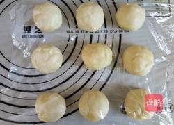 花朵豆沙面包的做法图解6
