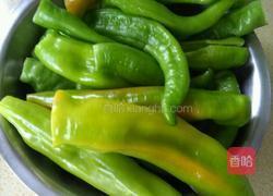 自制尖椒黄瓜咸菜的做法图解1