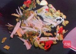 泡菜炒瘦肉的做法图解3