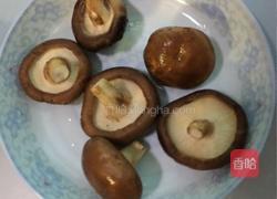 青椒炒香菇的做法图解2