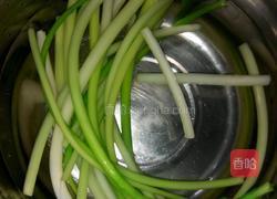 凉拌蒜苔的做法图解2