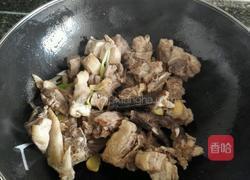 香菇炖土鸡的做法图解4