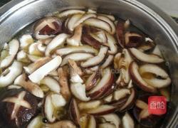 香菇炖土鸡的做法图解9