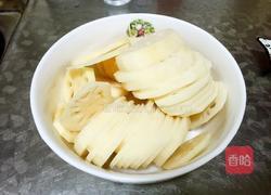 凉拌藕片的做法图解1