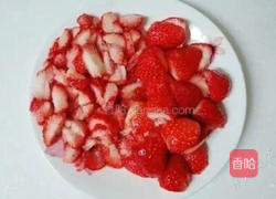 草莓冰沙的做法图解1