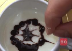 酸奶巧克力拉花的做法图解4