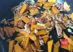 意式南瓜鱿鱼斜管面的做法图解3