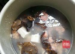 木耳瘦肉汤的做法图解6